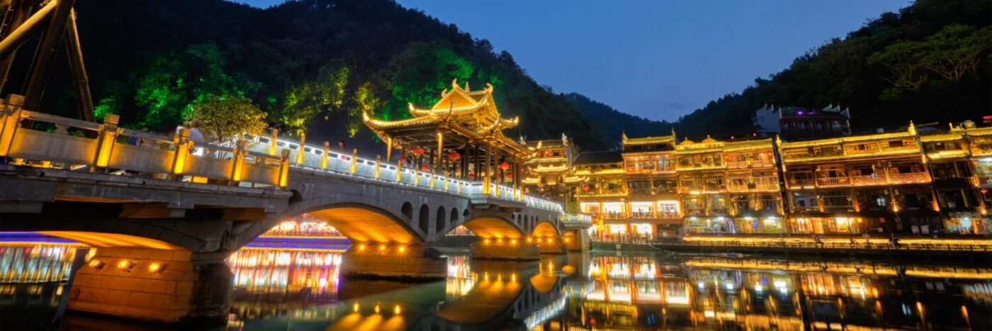 Khám phá Châu Hồng Hà